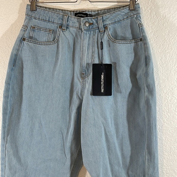 PRETTY LITTLE THING Shape Vintage Ripped Hem Straight Leg Denim Jeans Size 8 NEW - Picture 3 of 11